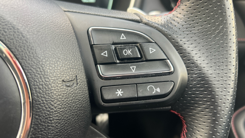 MG Hs 1.5 T-GDI Exclusive 5dr DCT Petrol Hatchback